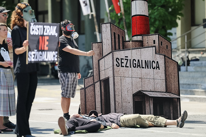 SEŽIGALNICA— DRAGA SMRTNO NEVARNA PODNEBNA SABOTAŽA