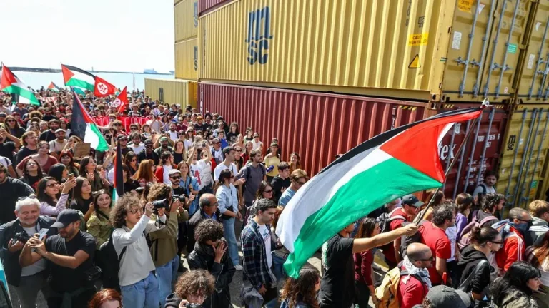 OROŽJE ZA IZRAEL ŠE VEDNO PLUJE SKOZI ITALIJANSKA PRISTANIŠČA 